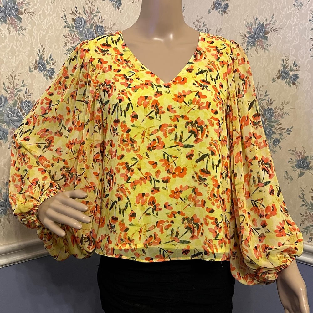 Vince Camuto Citrus Splash Yellow &
& Orange Floral Blouse, Size Xs, NWT